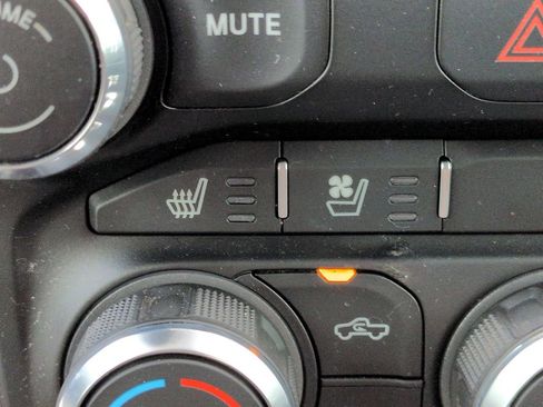 Used 2022 RAM 2500 Laramie w/ Night Edition AWD/4WD image 22