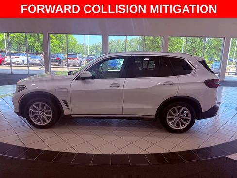 Used 2021 BMW X5 xDrive45e w/ Executive Package 3 AWD/4WD image 4
