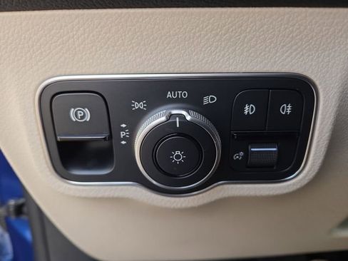 New 2026 Mercedes-Benz GLB 250 4MATIC image 19