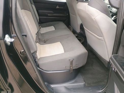 Used 2025 Toyota Tacoma TRD Sport w/ TRD Sport Upgrade Package AWD/4WD image 18