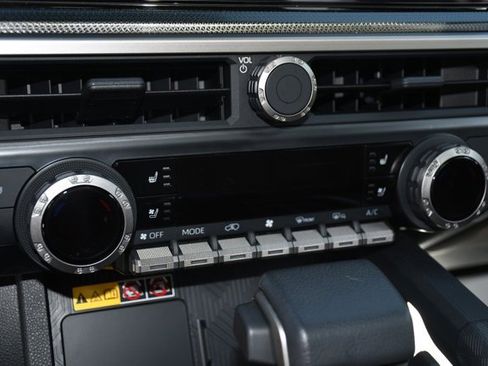 Certified 2025 Toyota 4Runner Limited image 9