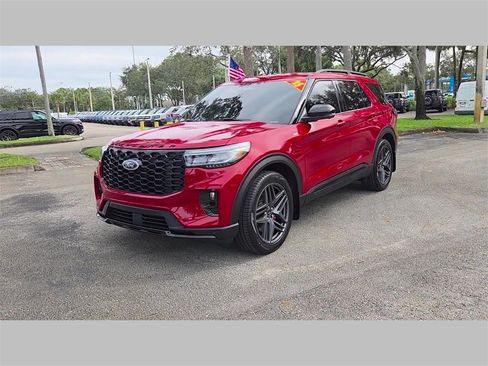 Used 2025 Ford Explorer ST-Line w/ Premium Package image 56