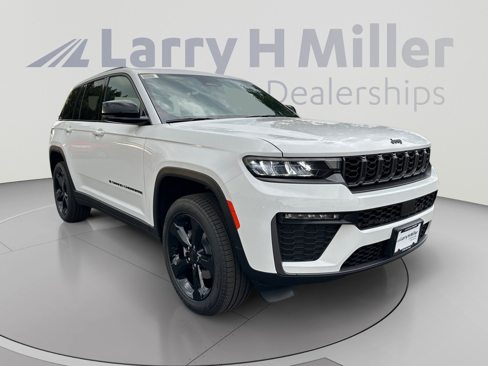 New 2026 Jeep Grand Cherokee Limited w/ Limited Altitude Package AWD/4WD image 7