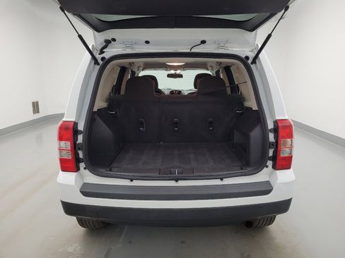 Used 2016 Jeep Patriot Latitude AWD/4WD image 29