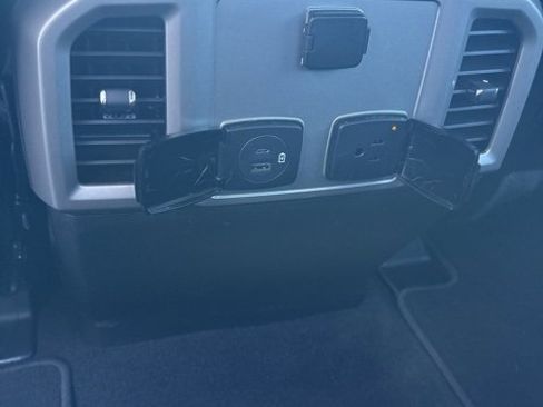 Used 2020 Ford F250 Lariat w/ Lariat Ultimate Package image 23