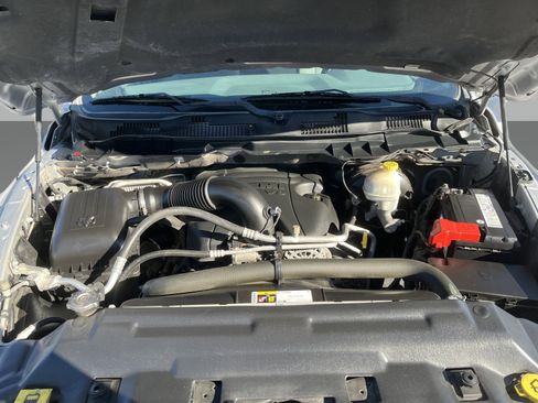 Used 2015 RAM 1500 Classic SLT image 9