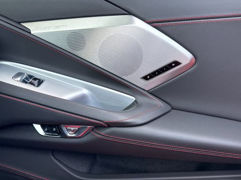 Used 2021 Chevrolet Corvette Stingray Premium Conv w/ Z51 Performance Package image 16