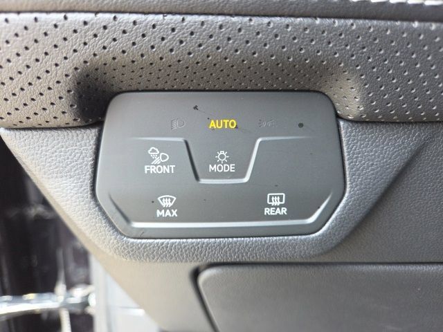 Used 2024 Volkswagen Atlas Cross Sport SEL R-Line AWD/4WD image 27