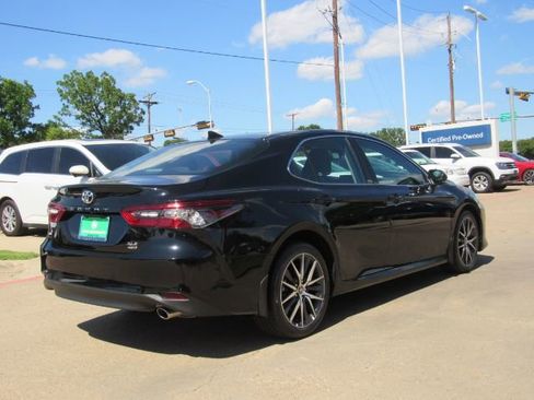 Used 2024 Toyota Camry XLE image 6