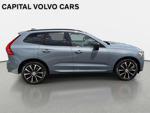 Used 2023 Volvo XC60 B5 Plus w/ Climate Package FWD image 4