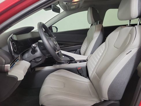 Used 2023 Hyundai Elantra Limited FWD image 12