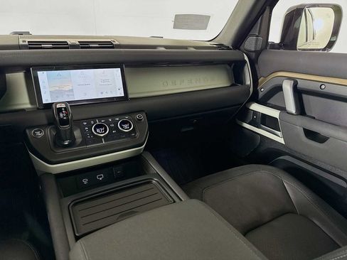 Used 2023 Land Rover Defender 110 X-Dynamic SE image 23