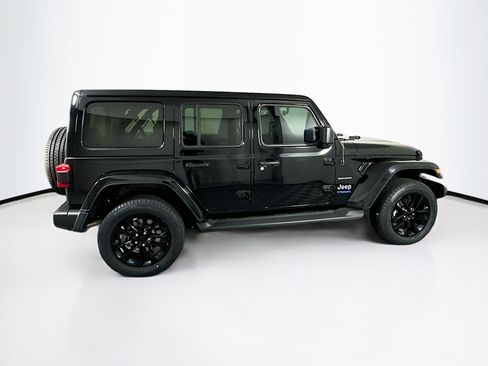Used 2022 Jeep Wrangler Sahara w/ Cold Weather Group image 10