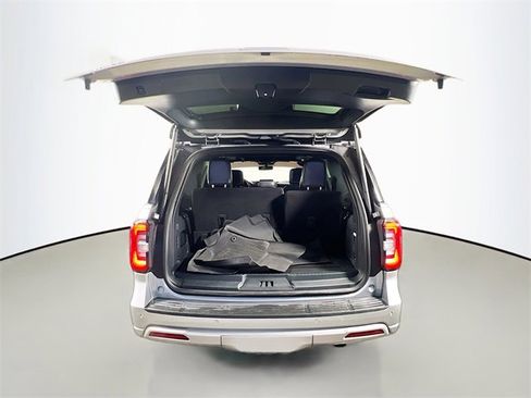 Used 2023 Ford Expedition Platinum image 28