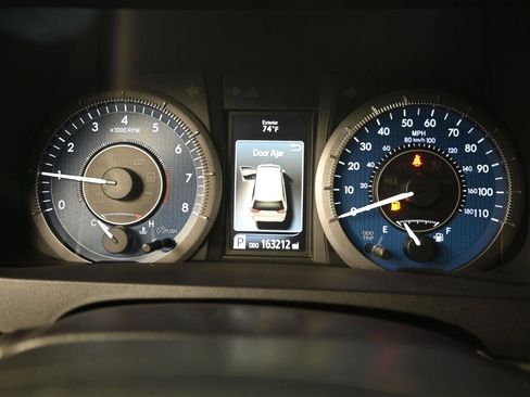 Used 2016 Toyota Sienna XLE image 17