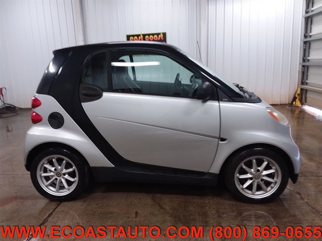 Used 2009 smart fortwo passion RWD image 2