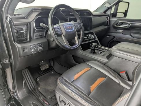 Used 2024 GMC Sierra 1500 AT4 w/ Technology Package AWD/4WD image 17