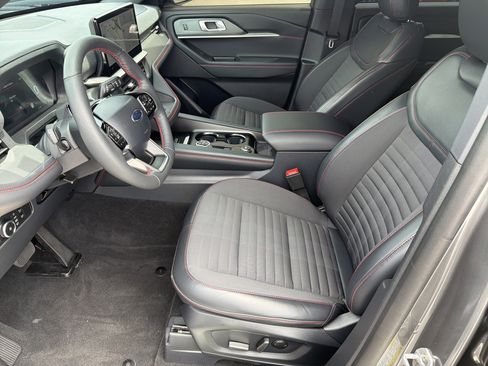 Used 2025 Ford Explorer ST-Line w/ Premium Package RWD image 11
