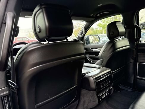 Used 2024 Jeep Wagoneer L Series II image 15