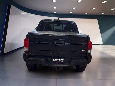 Used 2018 Toyota Tacoma TRD Sport AWD/4WD image 6