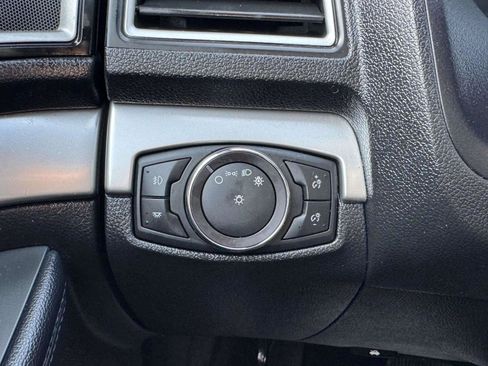 Used 2017 Ford Explorer XLT FWD image 16