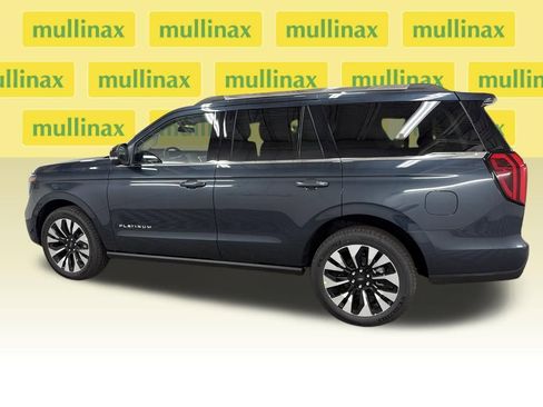 New 2026 Ford Expedition Platinum image 11
