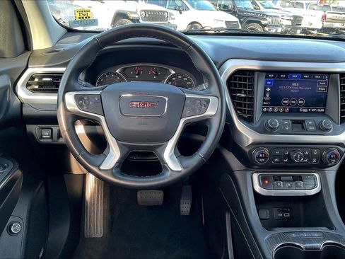 Used 2023 GMC Acadia SLT image 5