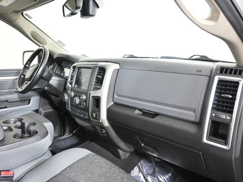 Used 2020 RAM 1500 Classic SLT w/ Luxury Group AWD/4WD image 15
