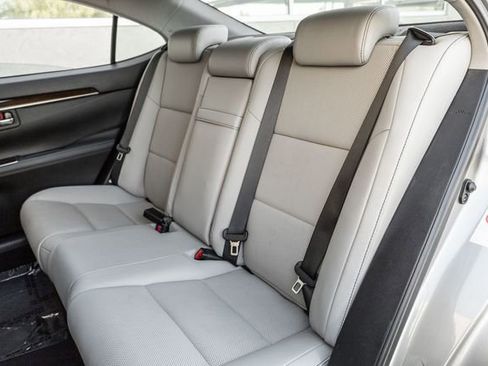 Used 2018 Lexus ES 350 w/ Premier Package image 12