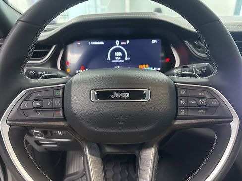 Used 2024 Jeep Grand Cherokee L Limited w/ Black Appearance Package image 16