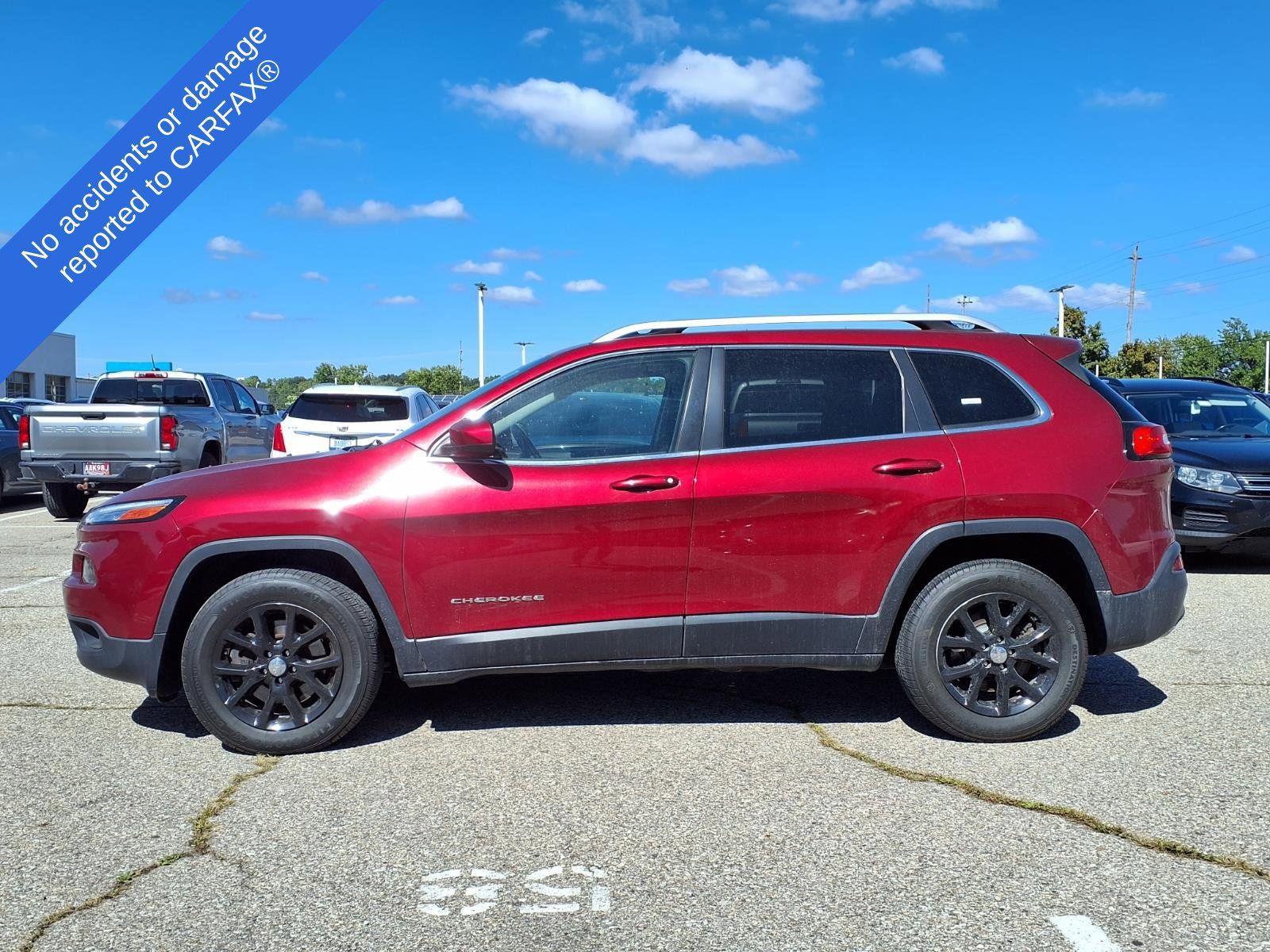 Used 2015 Jeep Cherokee Latitude w/ Cold Weather Group AWD/4WD image 8