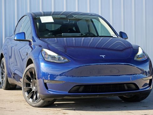 Used 2023 Tesla Model Y Long Range image 4
