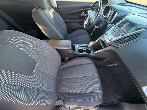Used 2017 Chevrolet Equinox LT w/ Convenience Package FWD image 11