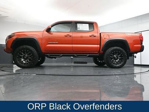 Used 2017 Toyota Tacoma TRD Off-Road w/ Tow Package (A/T) image 24