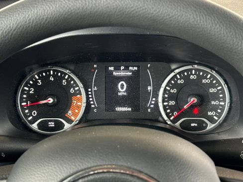 Used 2020 Jeep Renegade Sport FWD image 31
