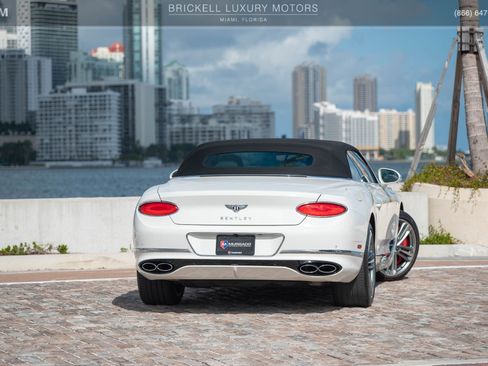 Used 2022 Bentley Continental GT image 14