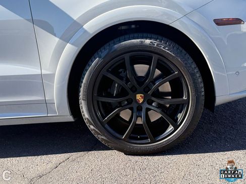 Used 2022 Porsche Cayenne S Platinum AWD/4WD image 8