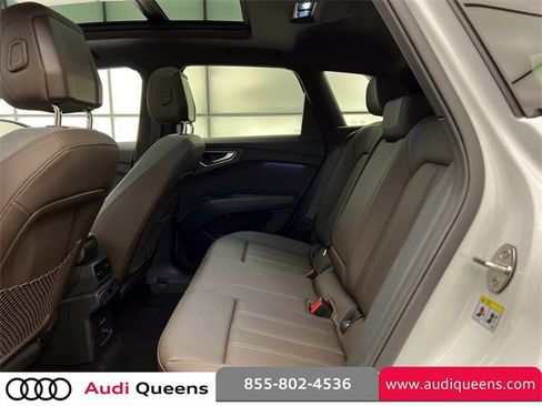 Used 2025 Audi Q4 e-tron Prestige image 12