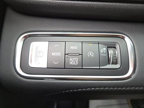 Used 2025 Buick Enclave Avenir w/ Super Cruise Package AWD/4WD image 16