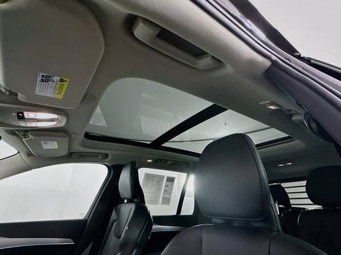 Used 2024 Volvo XC90 B5 Core image 25