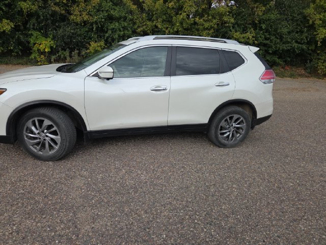Used 2015 Nissan Rogue SL w/ SL Premium Package AWD/4WD image 3