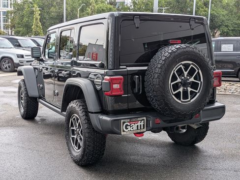 Used 2025 Jeep Wrangler Unlimited Rubicon AWD/4WD image 5