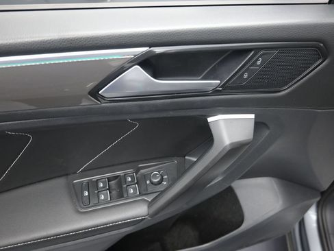 Used 2023 Volkswagen Tiguan SE R-Line FWD image 10
