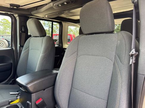 Certified 2024 Jeep Wrangler Unlimited Sport AWD/4WD image 19