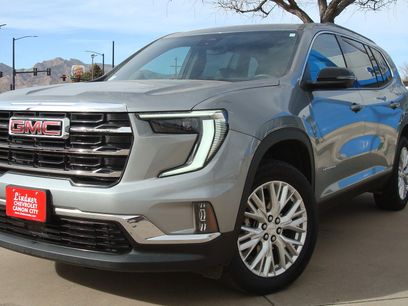 Used 2025 GMC Acadia Elevation w/ Elevation Premium Package