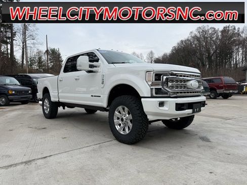 Used 2022 Ford F250 Lariat w/ Lariat Value Package image 1