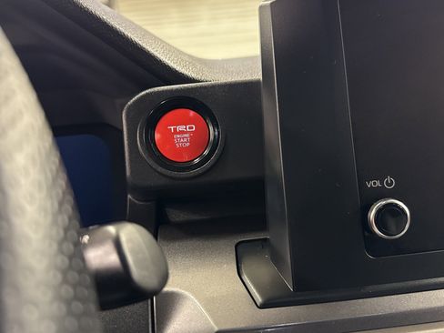 Used 2025 Toyota 4Runner TRD Off-Road image 11