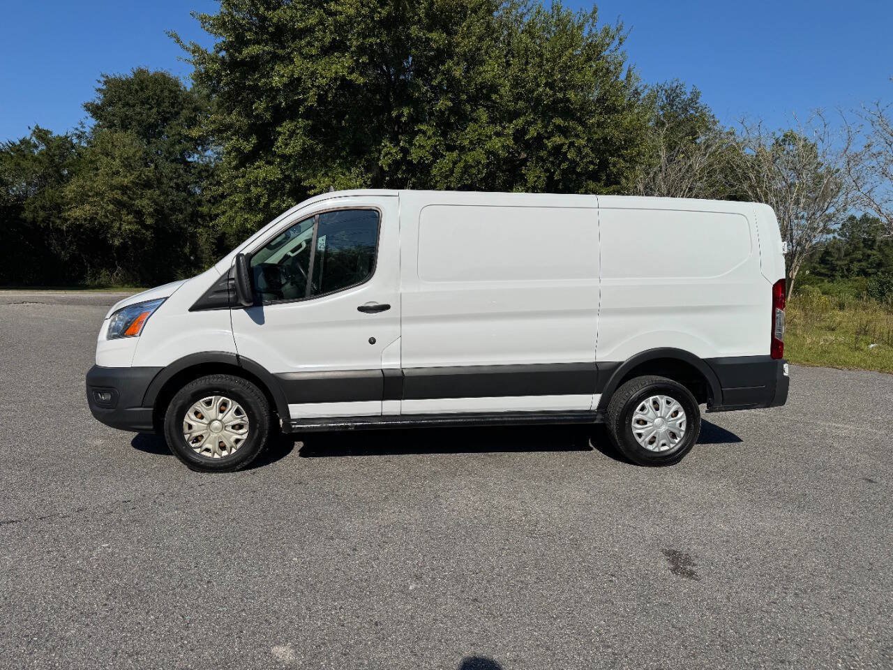 Used 2022 Ford Transit 250 Low Roof w/ Exterior Upgrade Package RWD image 3