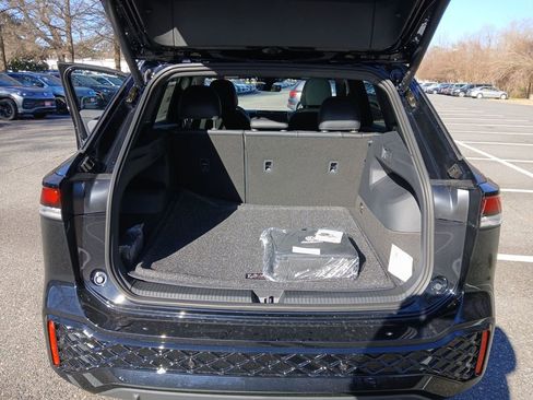 New 2026 Volkswagen Tiguan SE R-Line image 22