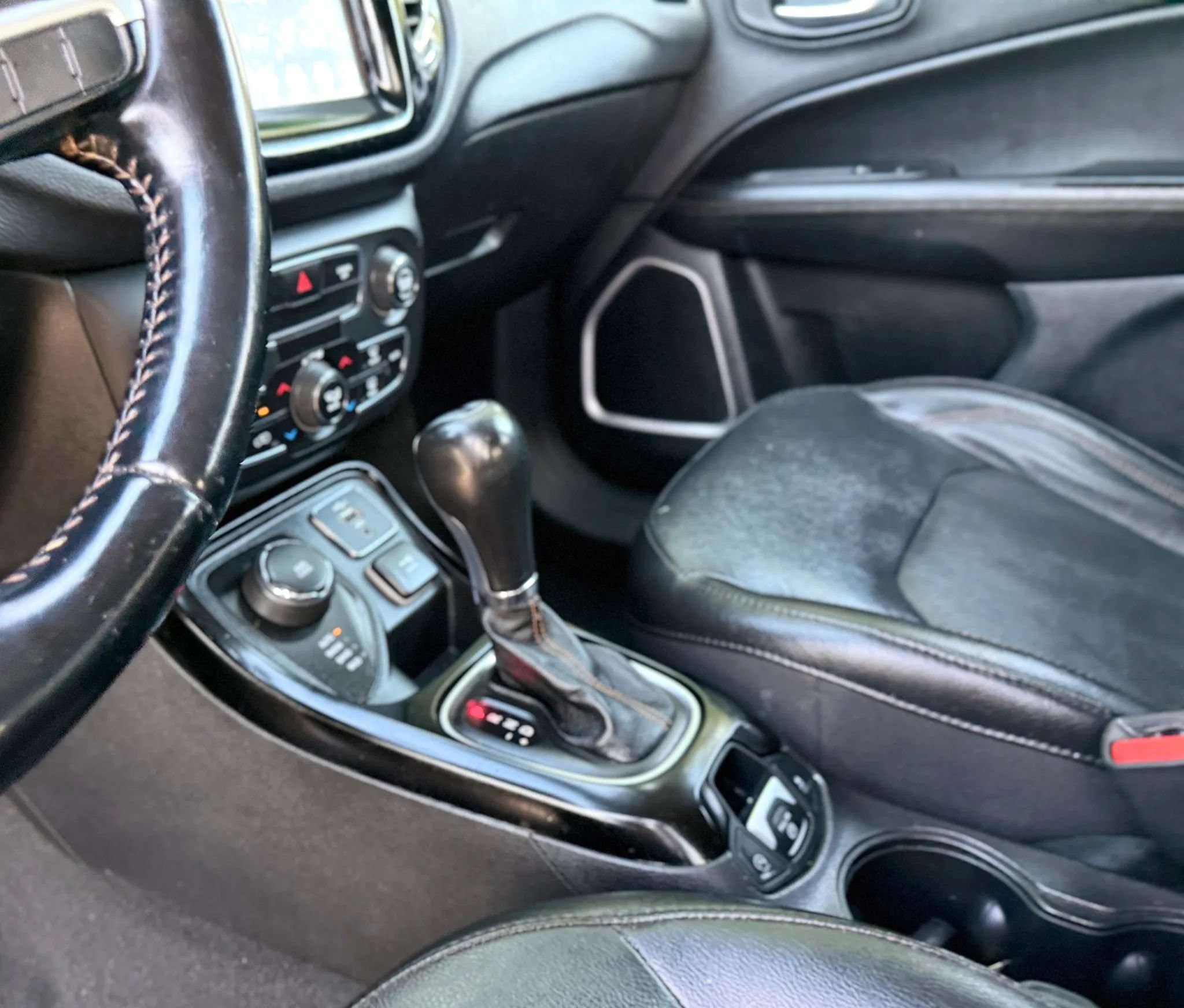 Used 2020 Jeep Compass Limited AWD/4WD image 28
